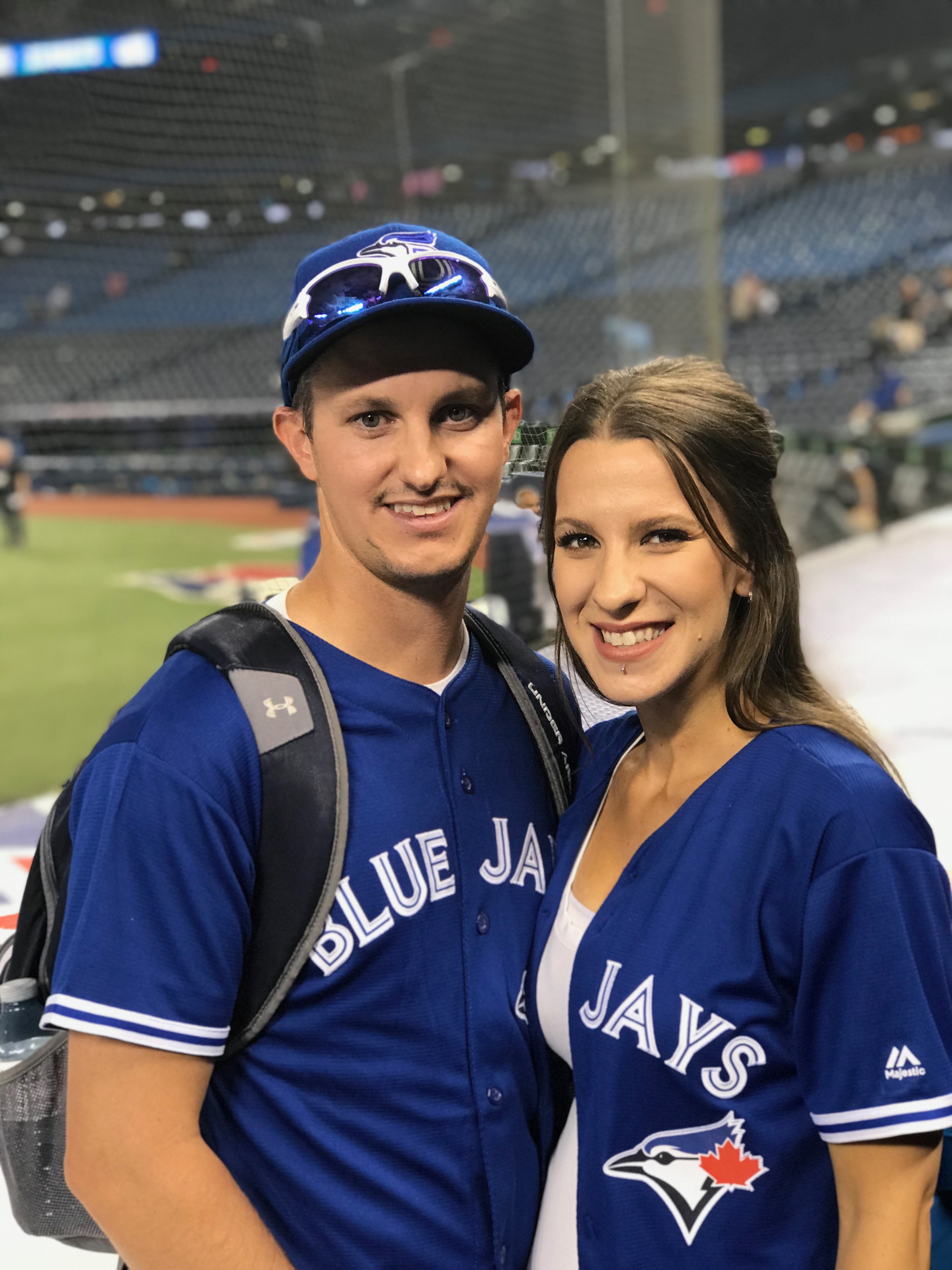 Going, going … girl! Rowdy Tellez lends his mighty swing to help Blue Jays  fans with their baby's gender reveal - The Athletic